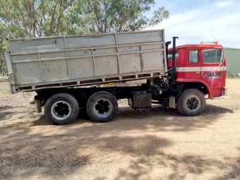1980 International 1950C Tipper Truck