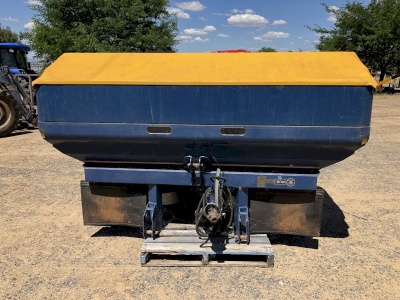 Bogballe M2 Plus linkage spreader