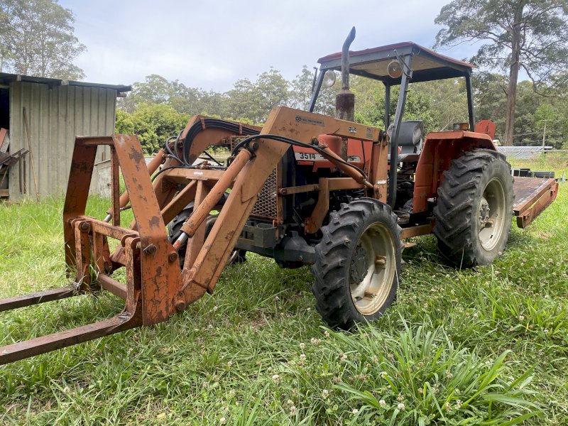 Ursos 3514 Tractor with FEL