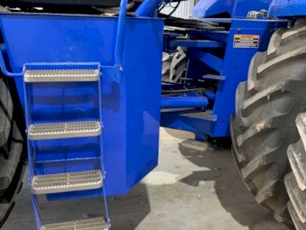 2001 New Holland 9684 4WD Tractor