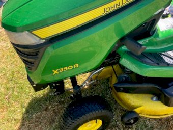 2018 John Deere X350R Ride on Lawn Mower with Lift Up Catcher