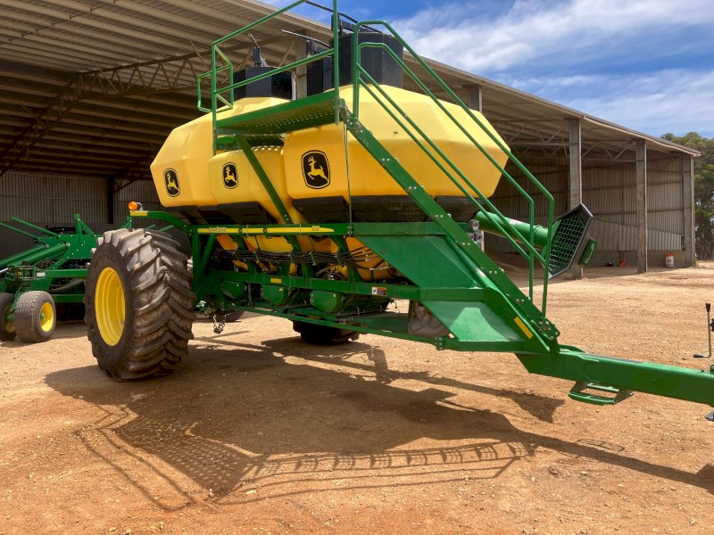 2020 John Deere 1910 Air Seeder