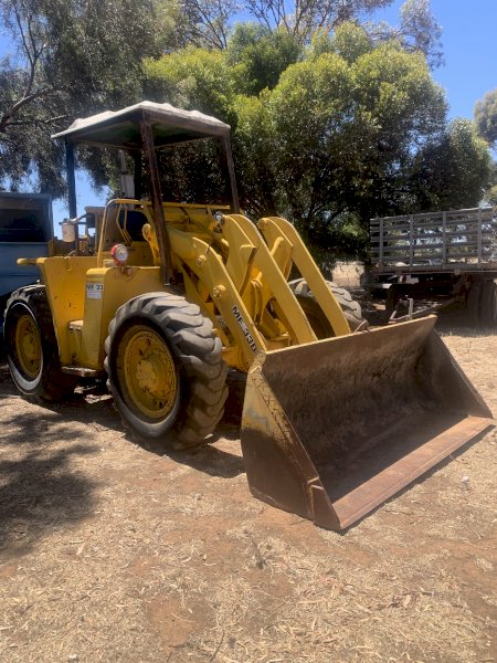Massey Ferguson 33B Articulated Front End Loader