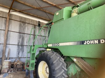 John Deere 9600 Header with 26' Open Front