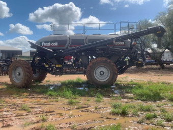 2019 Flexicoil 5500 80ft Bar with 20,000L Tow Behind Flexicoil 5560 Bin