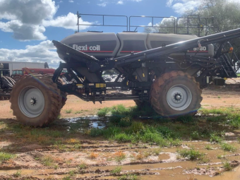 2019 Flexicoil 5500 80ft Bar with 20,000L Tow Behind Flexicoil 5560 Bin