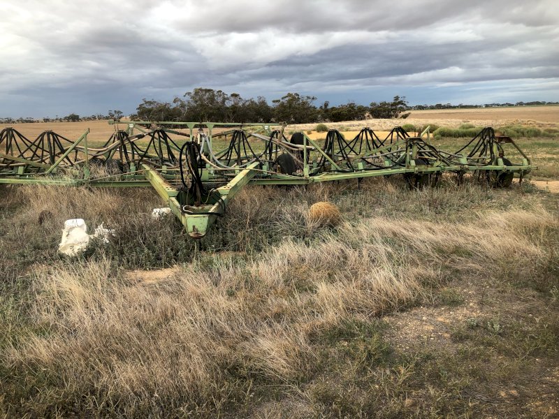 John Deere 275 Air Seeder Bar Farm Tender