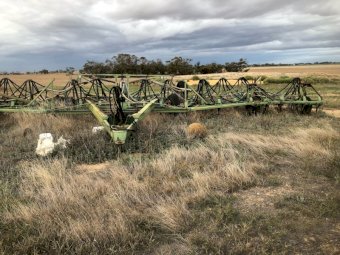 John Deere 275 Air Seeder Bar