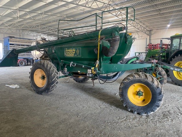 Under Auction - (A216) 2004 Simplicity TQ2 With Small Seeds Box 