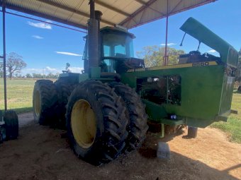 John Deere 8560 4WD Tractor