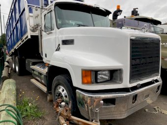 1997 Mack Fleet Liner 6x4 Livestock Flatbed Tipper Truck
