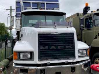1997 Mack Fleet Liner 6x4 Livestock Flatbed Tipper Truck