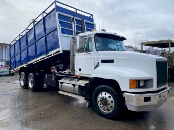 1997 Mack Fleet Liner 6x4 Livestock Flatbed Tipper Truck