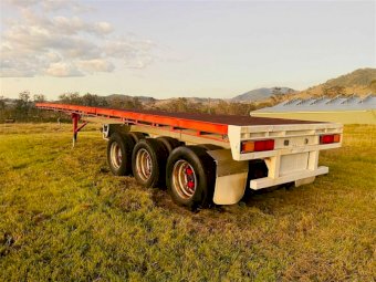 1990 Krueger S-TRL Tri-Axle Flat Top Trailer