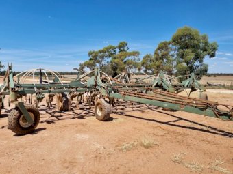 John Shearer Universal Bar