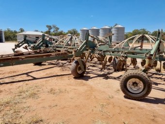 John Shearer Universal Bar