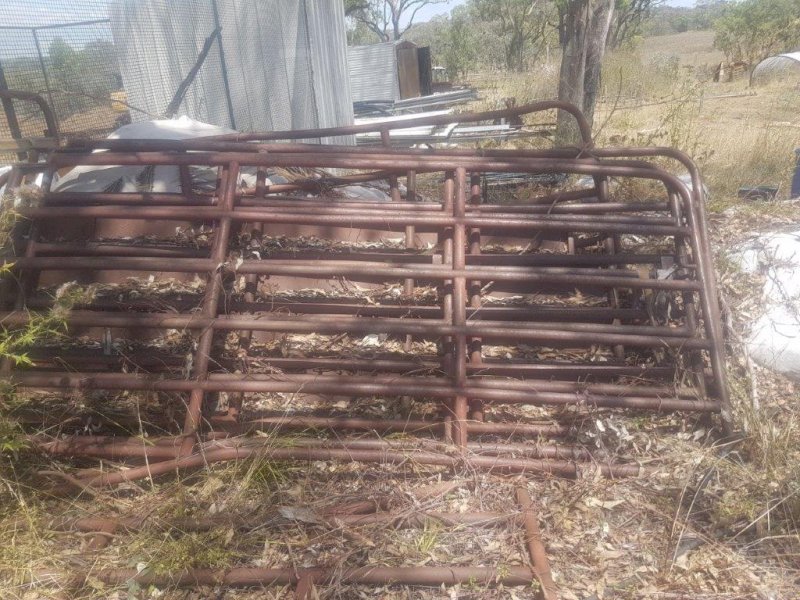 Cattle yard gates