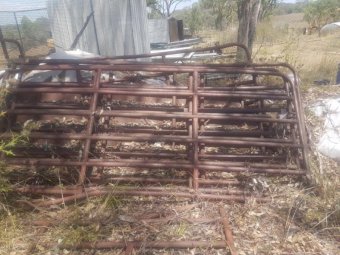 Cattle yard gates