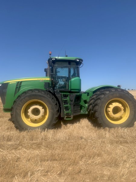 2014 John Deere 9460 Tractor