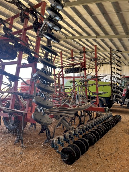 12m Horwood Bagshaw Scaribar with 6000Ltr Cart