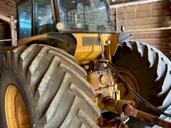 1982 Chamberlain 4480 Tractor