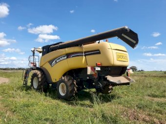 2003 New Holland CX 860 Header