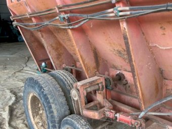 Seymour 8 tonne Gypsum Spreader