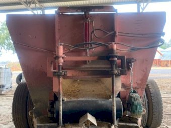 Seymour 8 tonne Gypsum Spreader