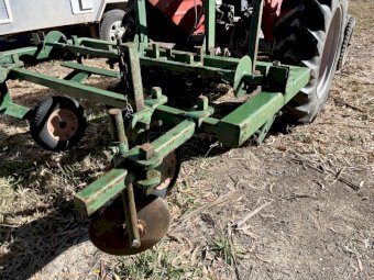 Black Poly Mat laying Machine