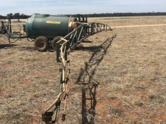 Hardi 2500 lt Trailing Sprayer