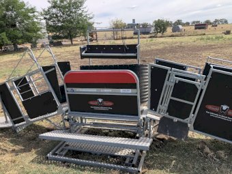 Combi Clamp Sheep Handler