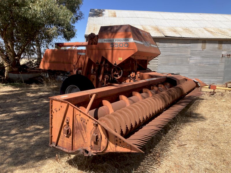 Massey Ferguson 5500 Self Propelled Header with 2 Fronts