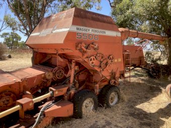 Massey Ferguson 5500 Self Propelled Header with 2 Fronts