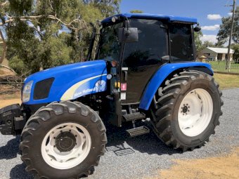 2014 New Holland T5040 Tractor