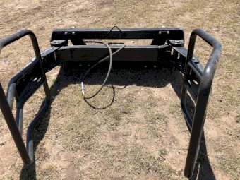 Soft Hands Round Bale Grab