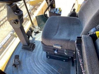 Under Auction - (A226) New Holland TR88 Header With 30ft Front 