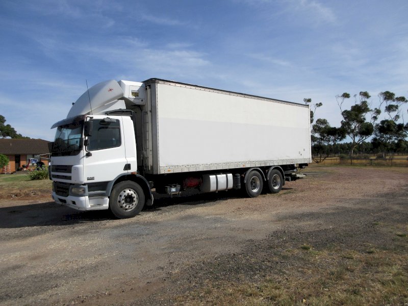 2002 DAF CF75-310 Refridgerated Truck