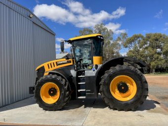 2019 JCB Fastrac 8330 Tractor