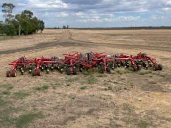 2016 Bourgault 3320 Planter & 6550 Cart