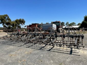 30ft RFM 2000 Airseeder