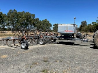 30ft RFM 2000 Airseeder