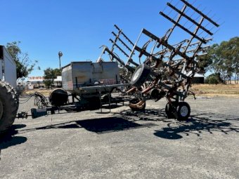 30ft RFM 2000 Airseeder