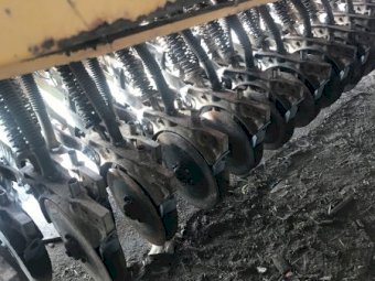 26 Run Triple Disc Seeder