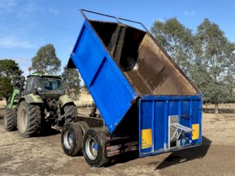 Under Auction - (A220) Pig / Grain Tipper Trailer 