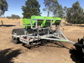 2015 Farm Pro Seeder with Small Seed Box / Roller