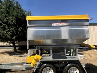 Under Auction - (A220) 2019 Commander Ag 50 Bag Feedout Bin 