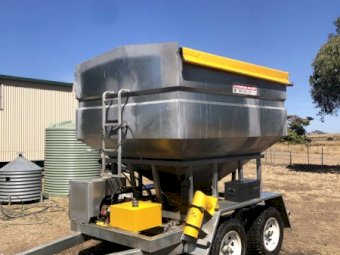 Under Auction - (A220) 2019 Commander Ag 50 Bag Feedout Bin 