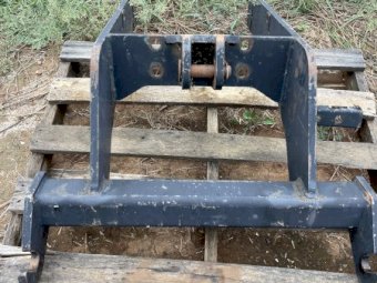 Simplicity Front Mounted Air Seeder Clip