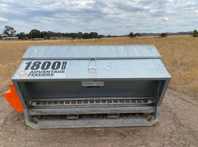 Under Auction - (A220) Advantage 1800HD Sheep Feeder 