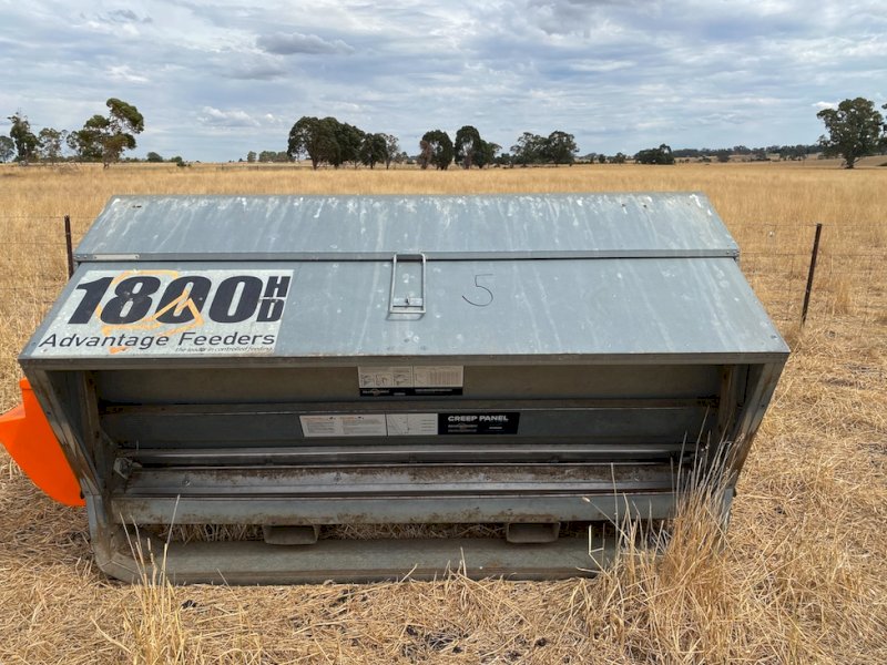 Under Auction - (A220) Advantage 1800HD Sheep Feeder 